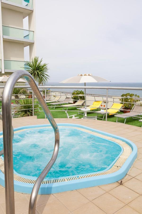Hotel Igea Spiaggia Bellaria-Igea Marina Exterior foto